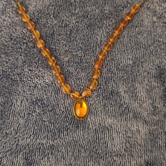 Monet costume necklace and a topaz costume beaded necklace. - Picture 4 of 8